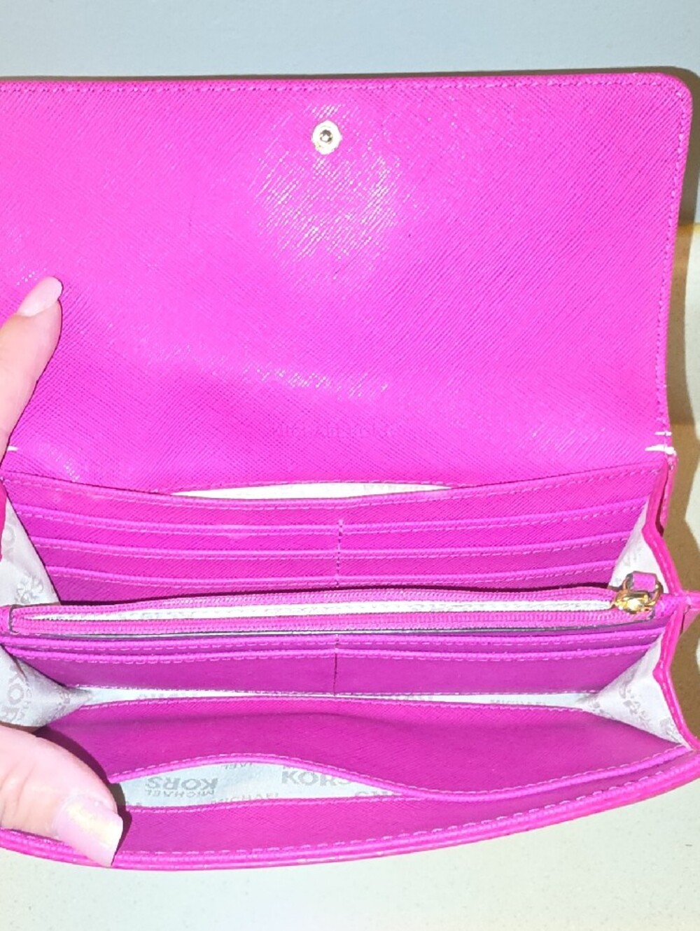 Michael Kors Hot Pink Leather Shoulder Bag with Matching Wallet - Picture 9 of 10